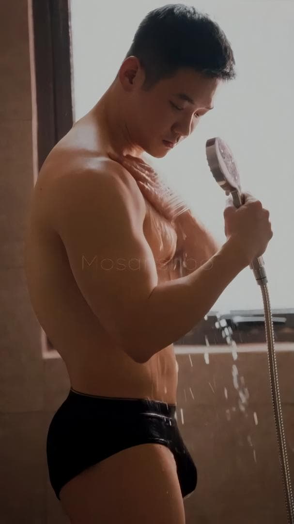 sex gay mosanshao 王子与卫兵一起沐浴