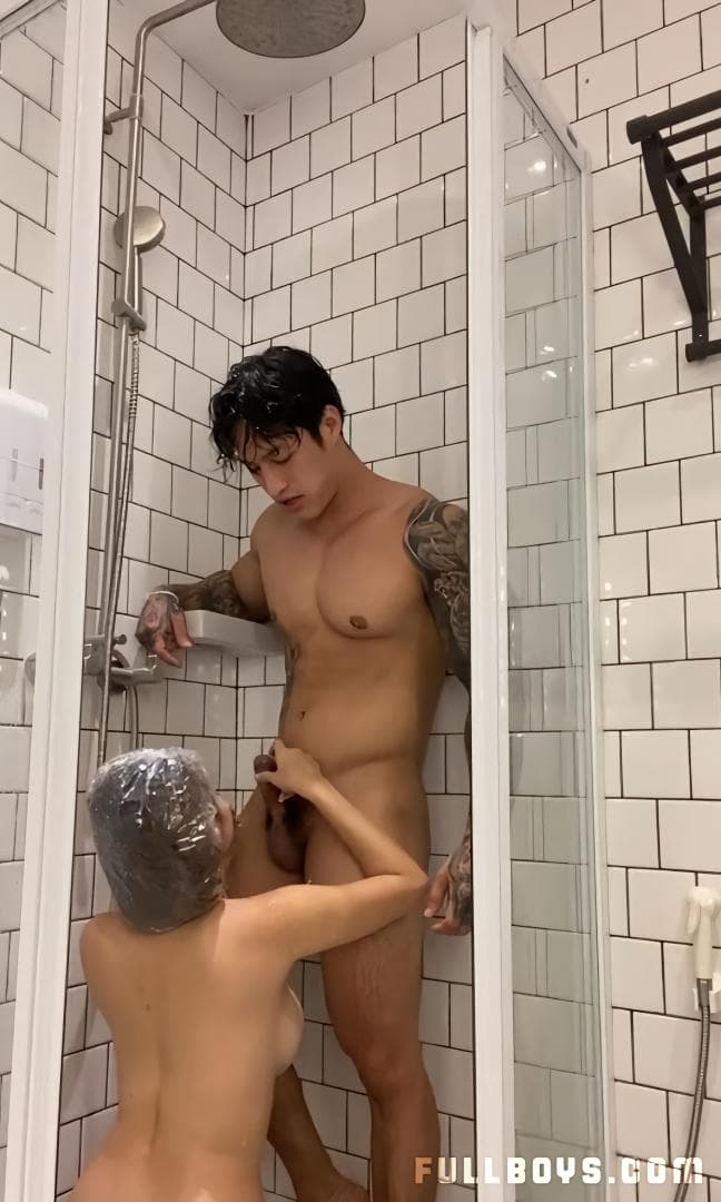 sex one1shot - blowjob in the bathroom