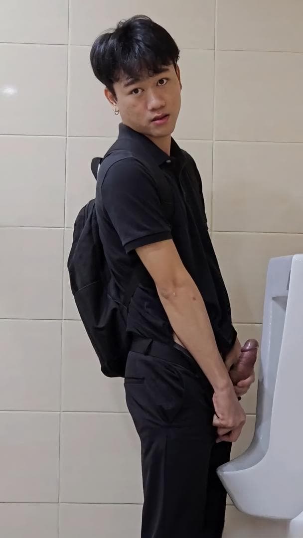 sex GXCMEN - Sucking big cock of young Asian guy