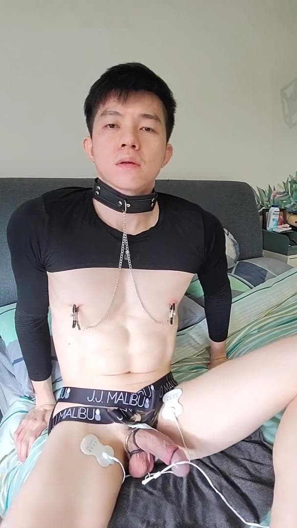 porn gay The handsome Chinese guy with the big dick is masturbating