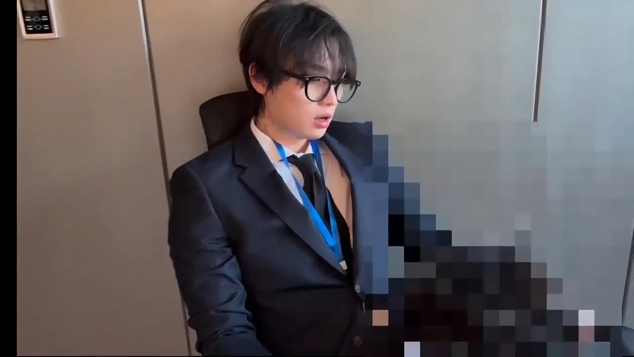  PDING イケメンサラリーマンがホテルでセックス中。