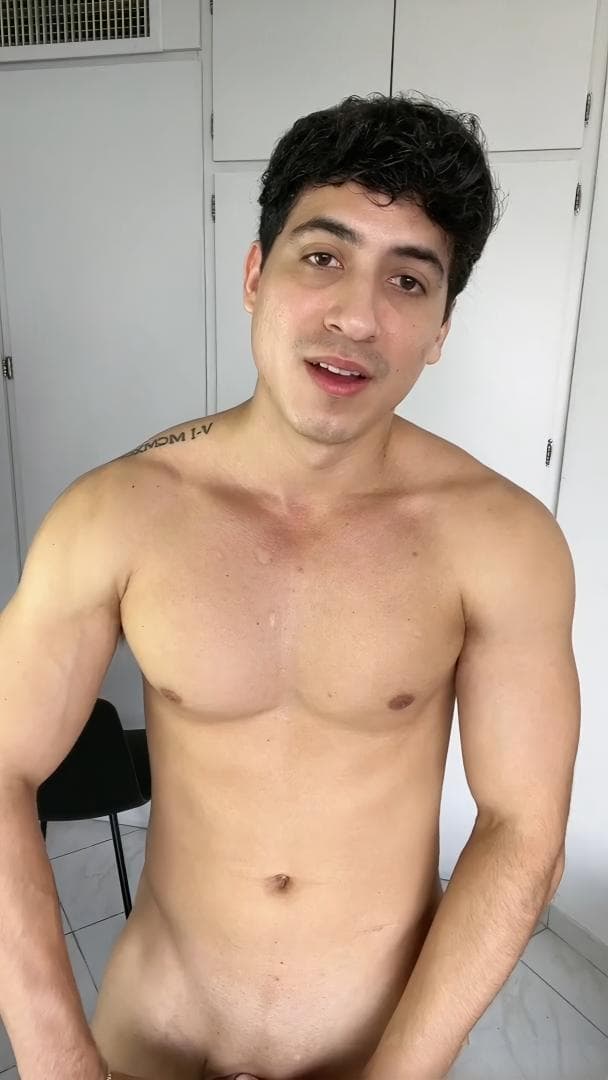  AlbertVIP Jerks Off
