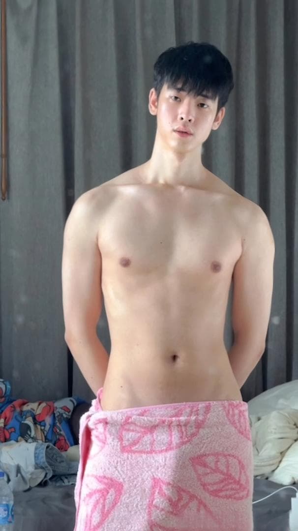sex Handsome Thai big cock jerking off