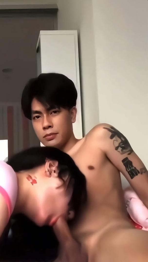 porn gay Sucking handsome boy thailand