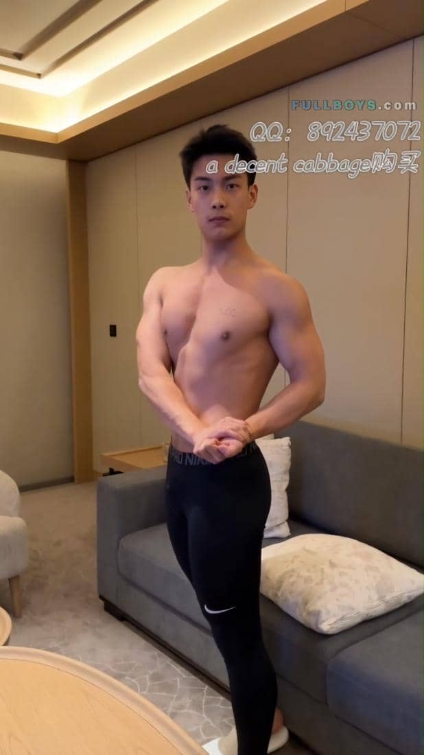sex gay 帅哥在酒店自慰