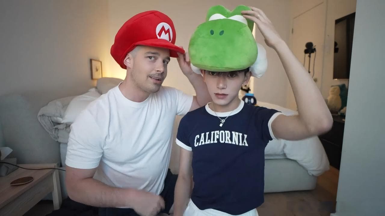  Max & Yos - Mario loves Yoshi