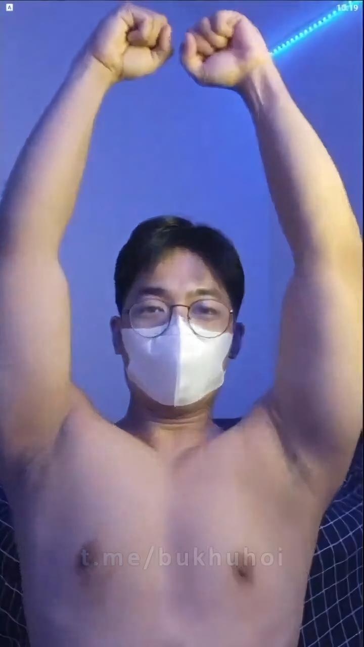  Cute boy play sextoy and cumshot