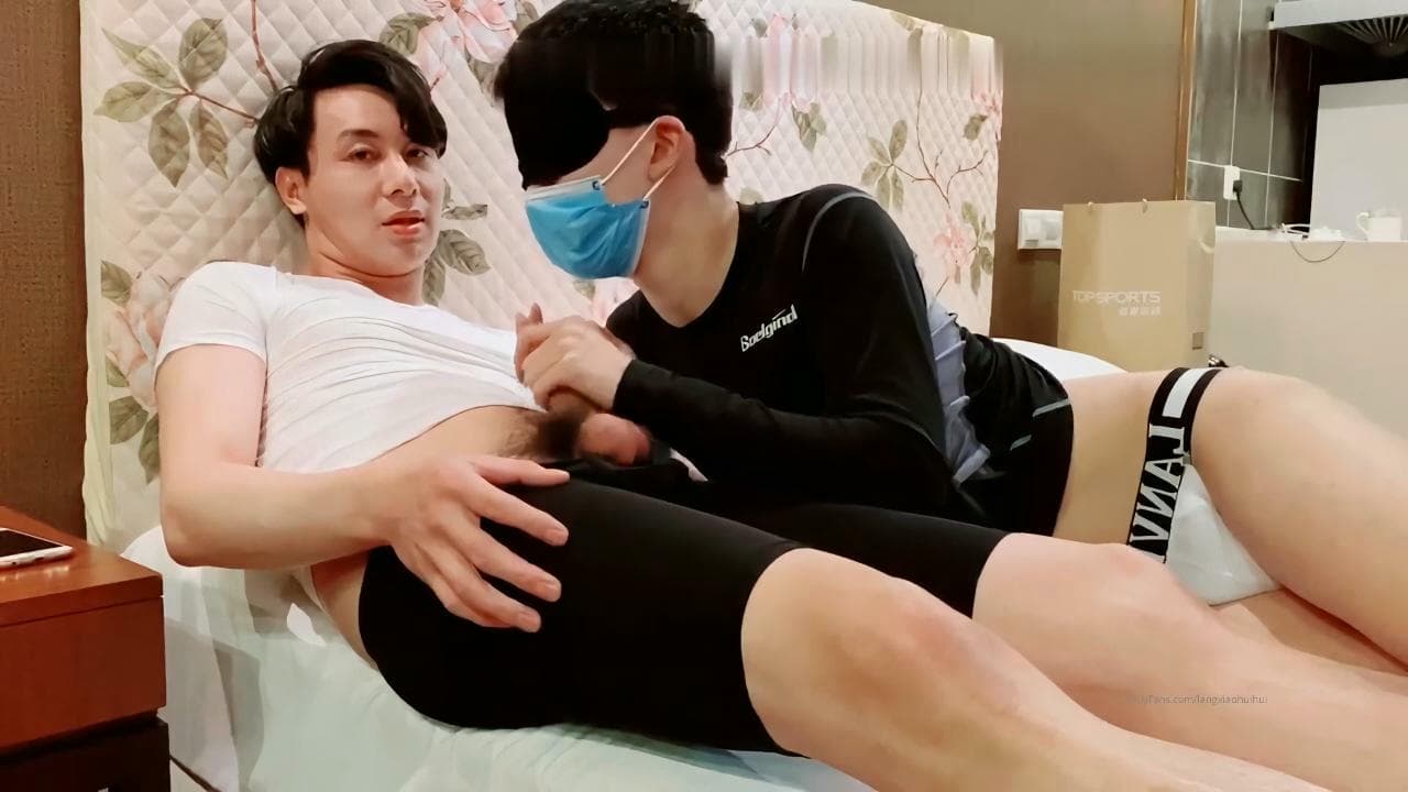 sex langxiaohuihui threesome in hotel