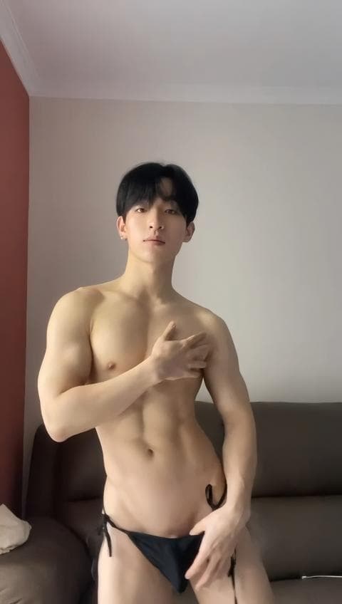 porn gay Hot korean muscle boy show dick