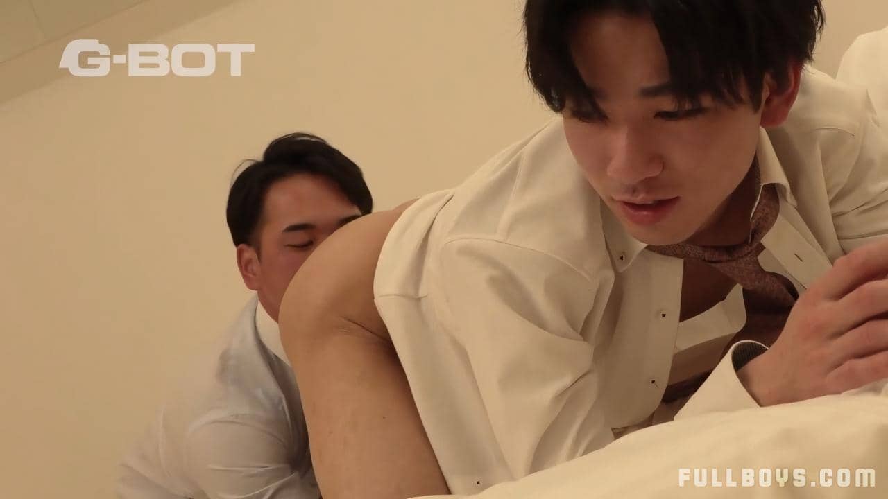 porn gay Làm tình với anh đồng nghiệp 6 múi